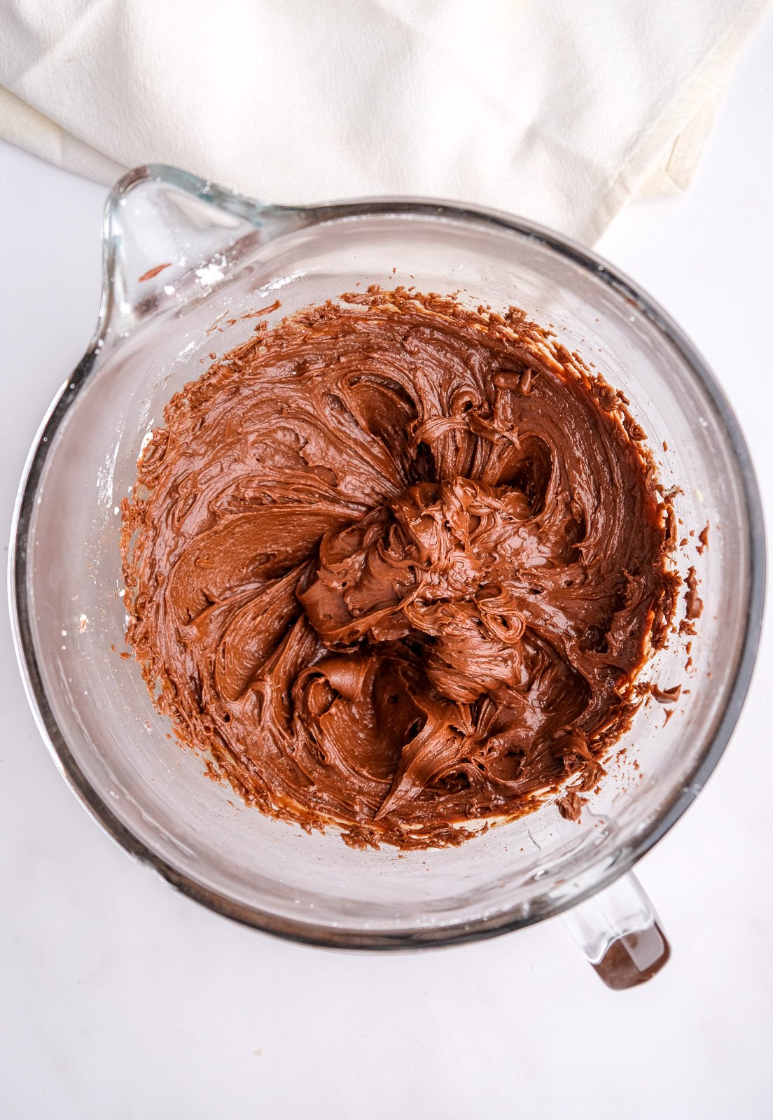 Image showing step 3 of how to make theLindt frosting.