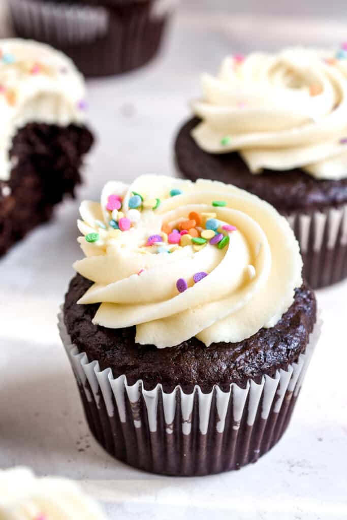 Vanilla and Chocolate Cupcakes With Love Kitty