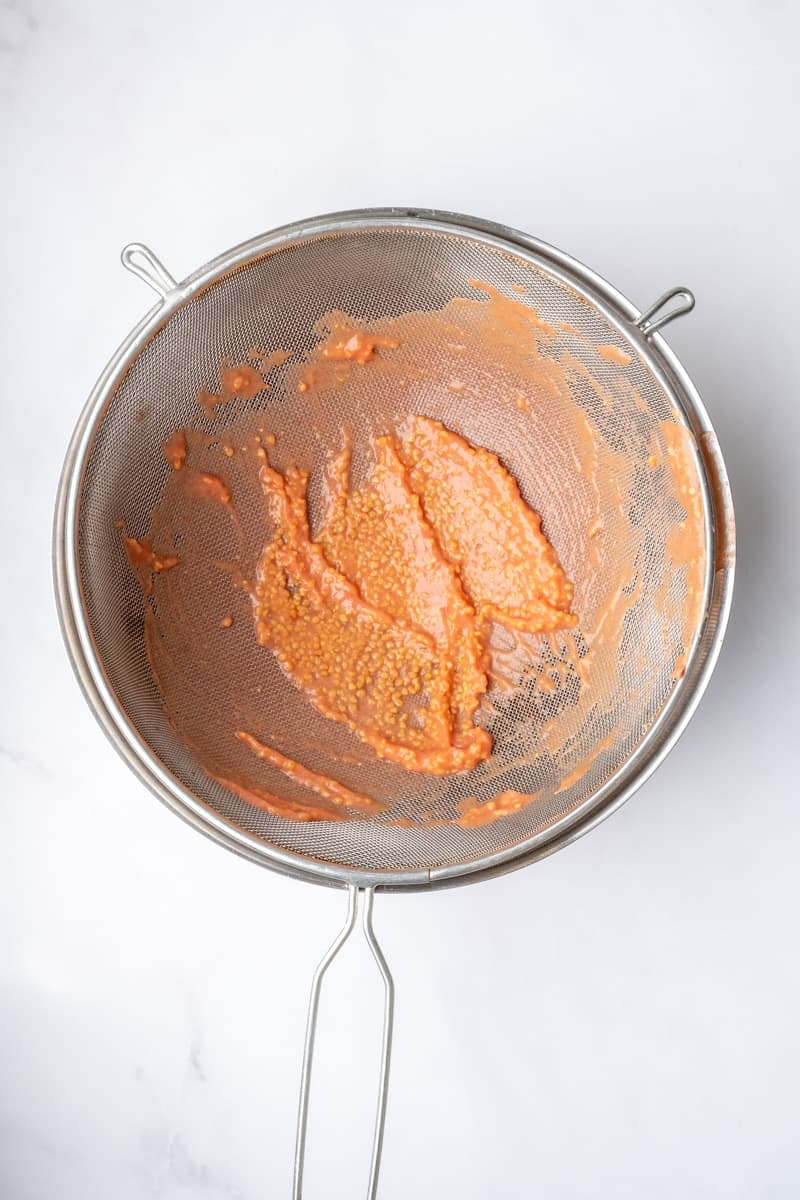 Image showing step 3 of how to make the guava compote.