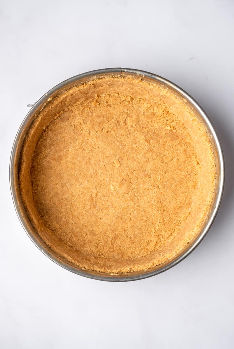 Image showing step 2 of how to make a guava cheesecake.