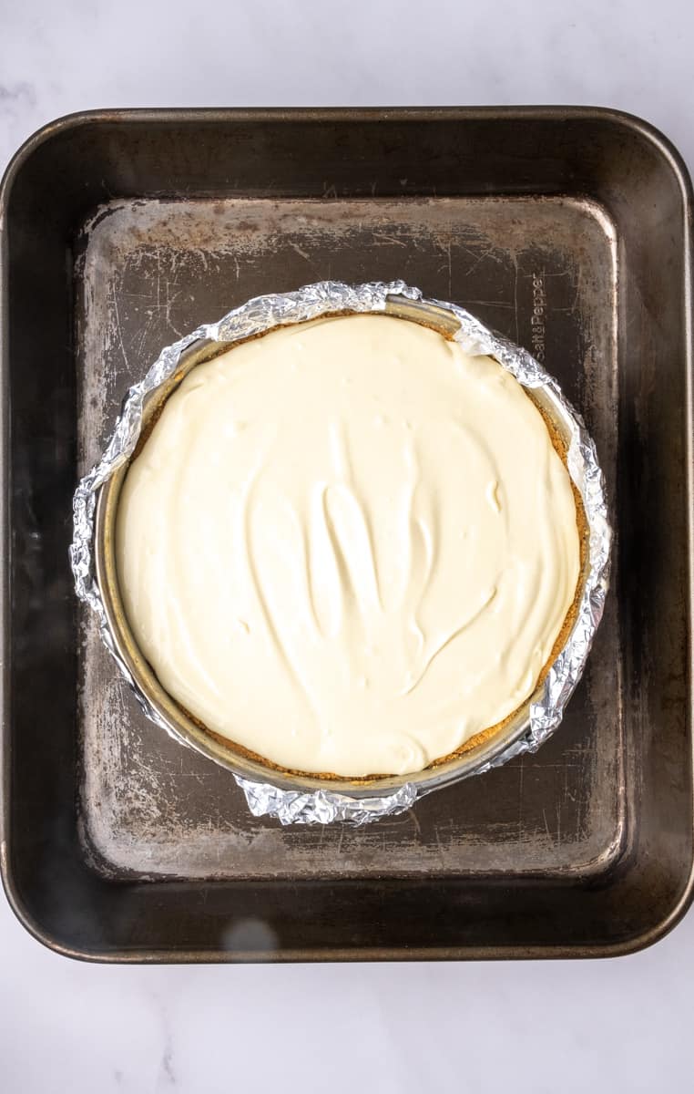 Image showing step 6 of how to make a guava cheesecake.