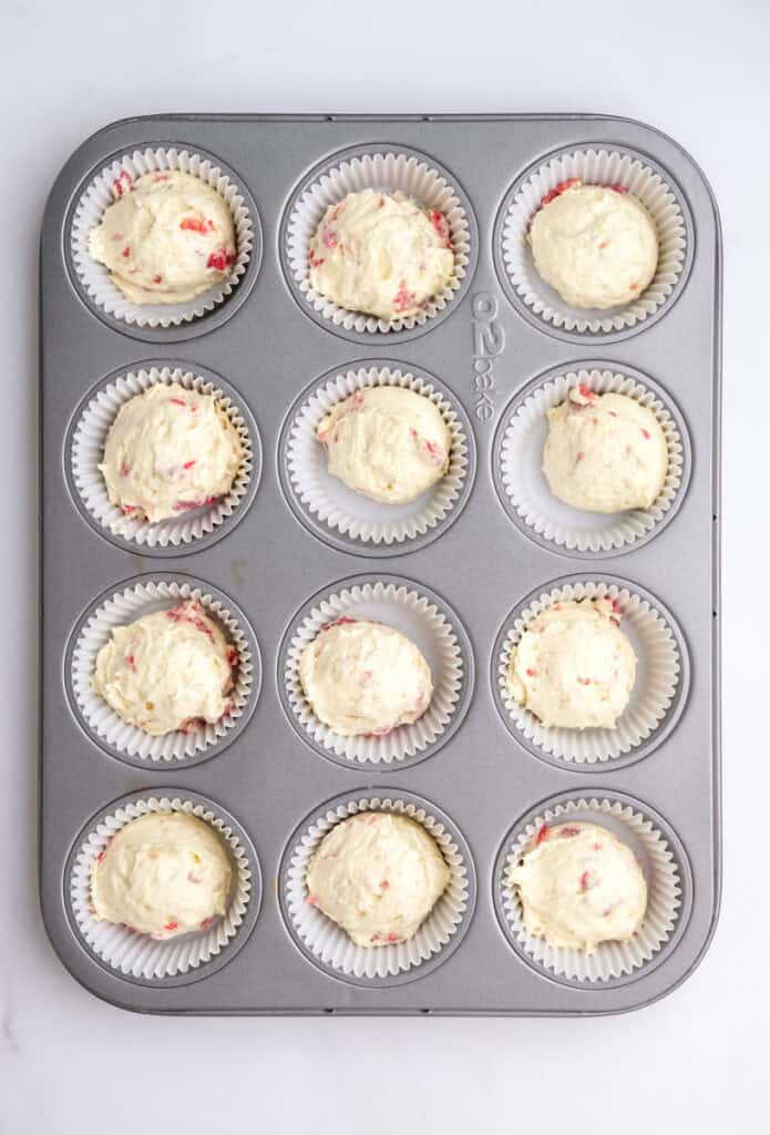 How to make Raspberry and White Chocolate Cupcakes