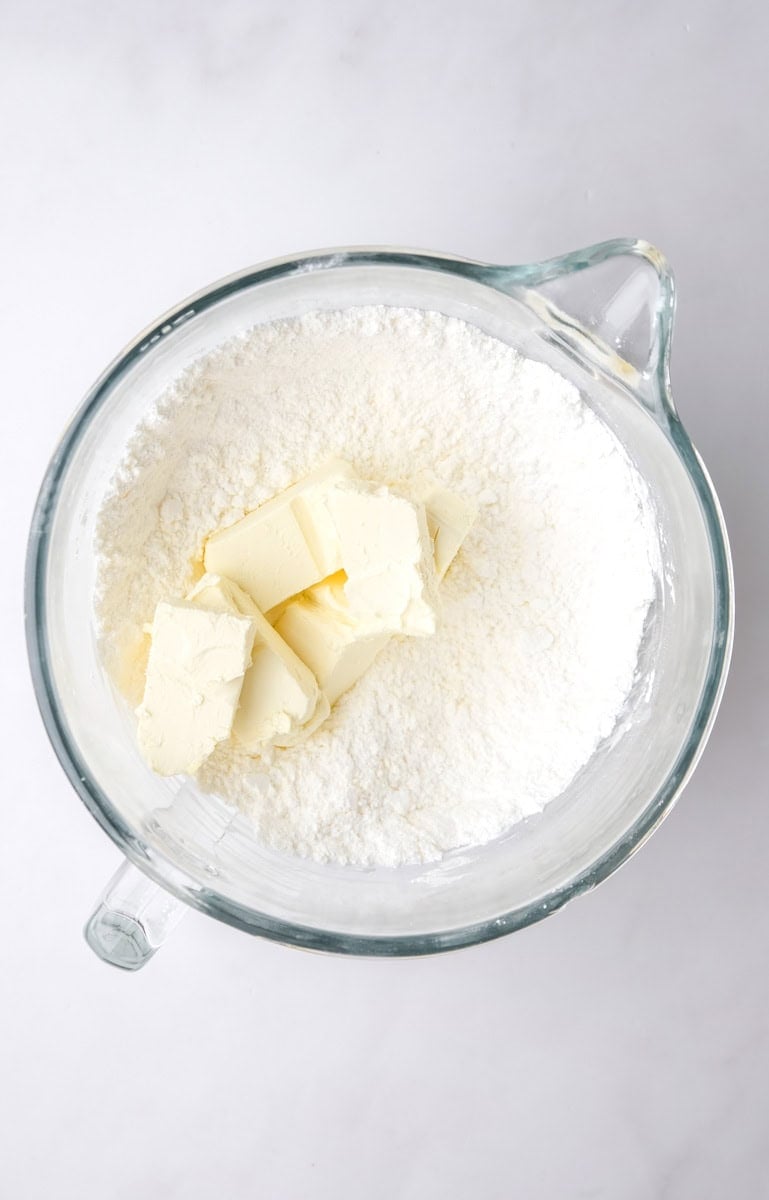 Image showing step 2 of how to make the pistachio buttercream.