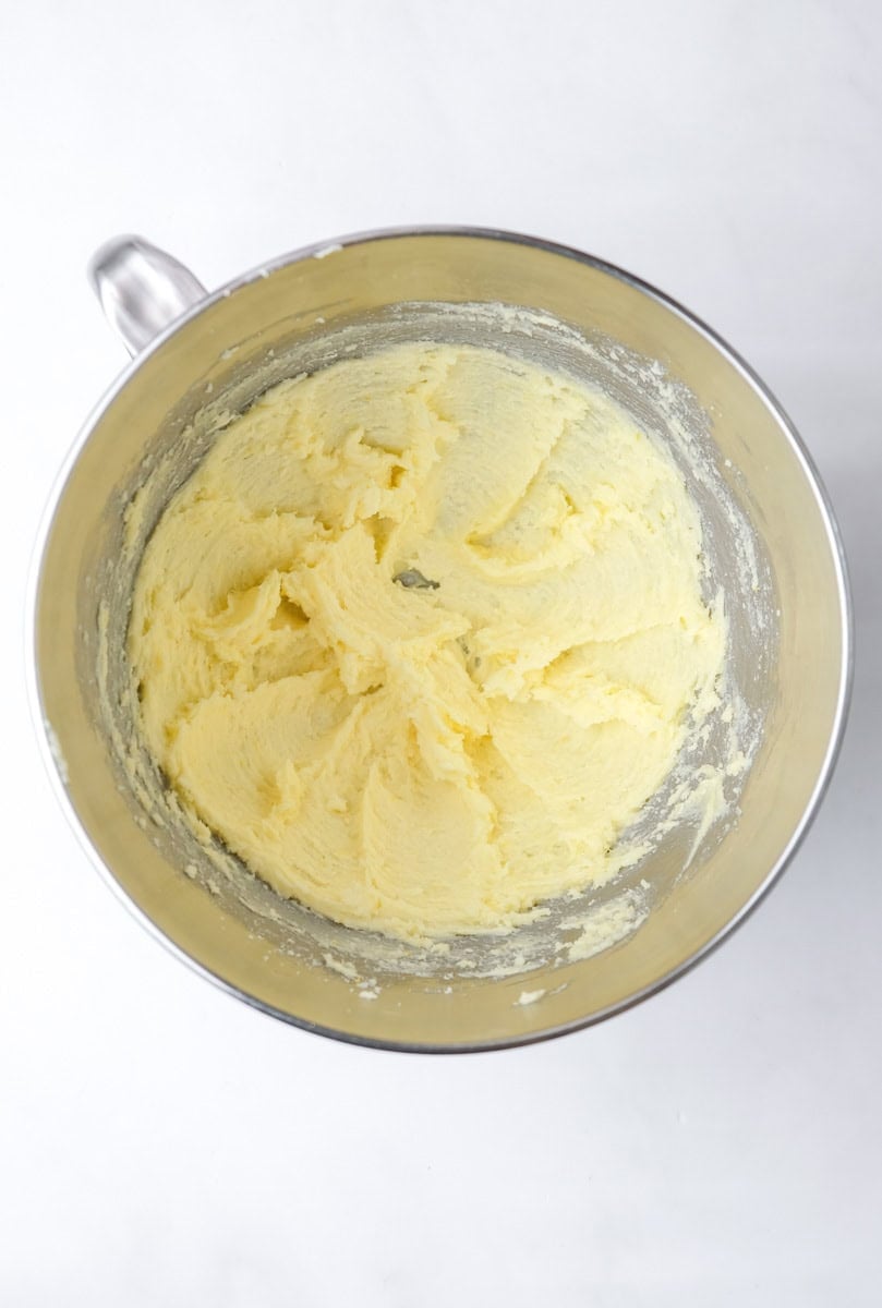 Image showing step 2 of how to make pistachio cupcakes.