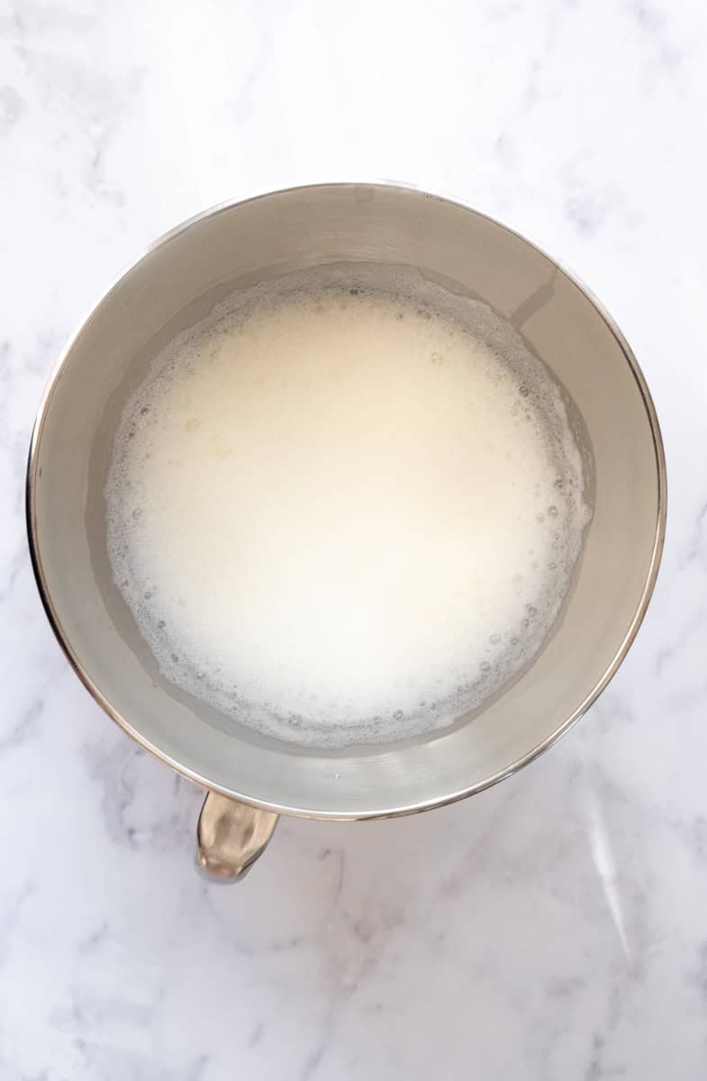 Image showing step 2 of how to make mini meringues. 