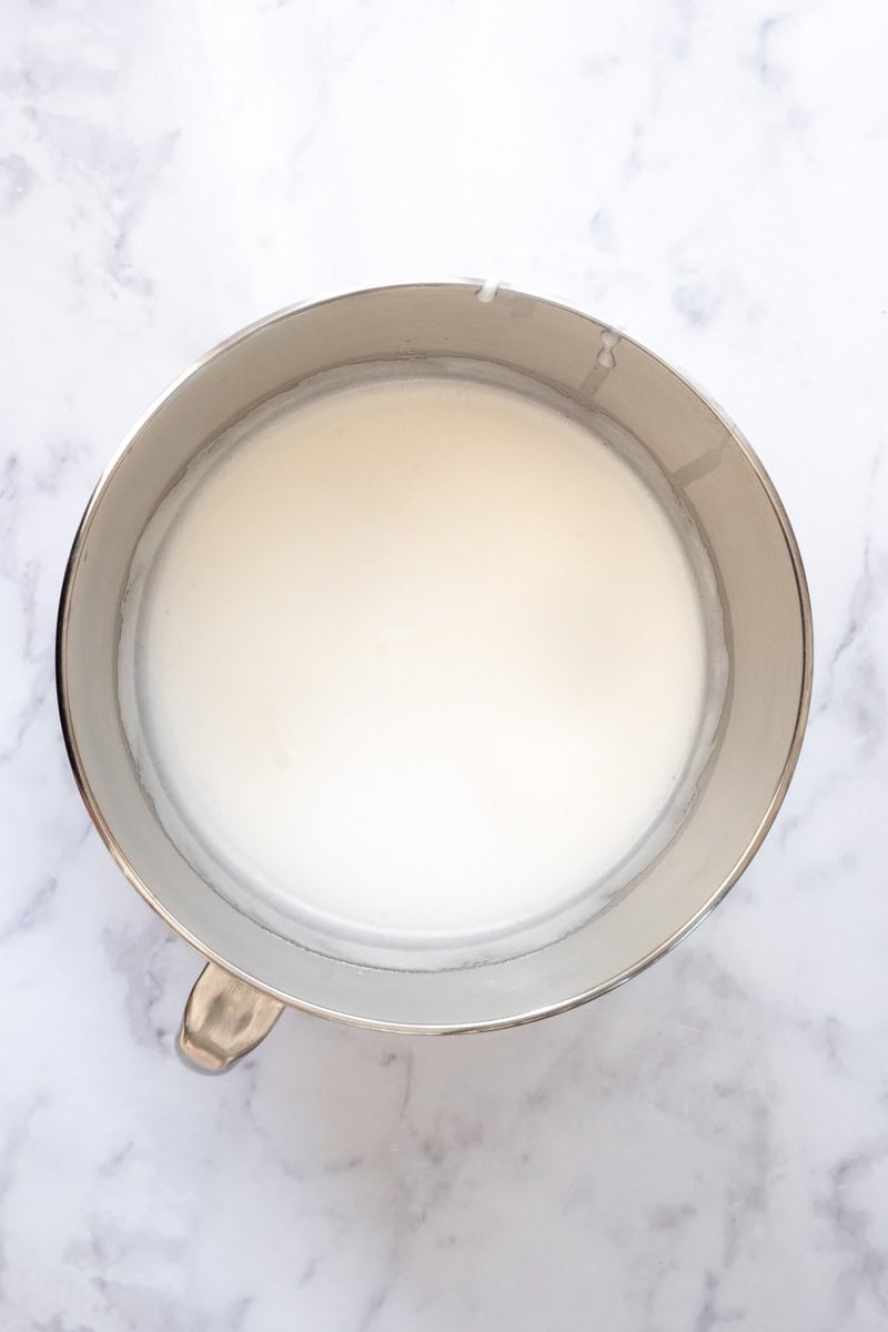 Image showing step 3 of how to make mini meringues. 