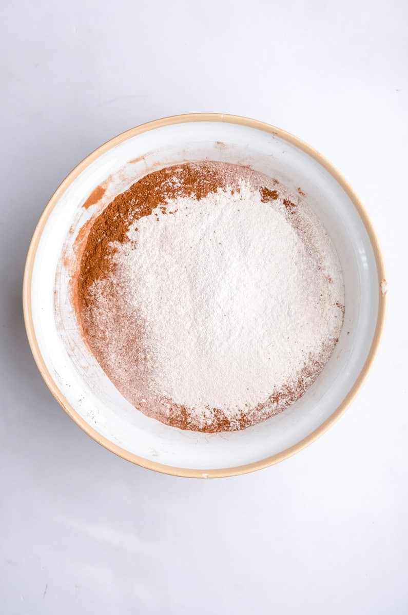 Image showing step 3 of how to make chocolate cupcakes.