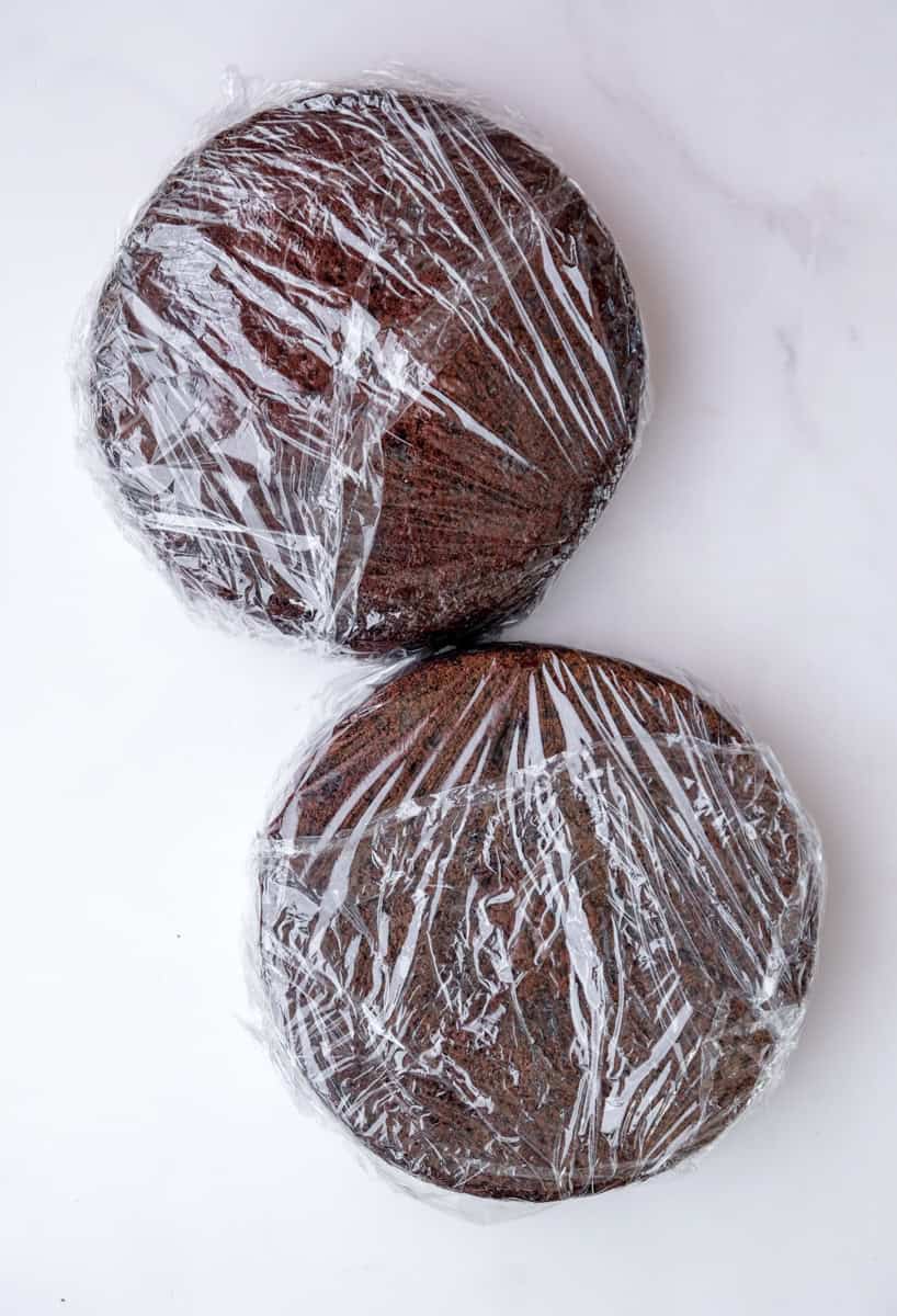 Image showing step 6 of how to make a chocolate cake.