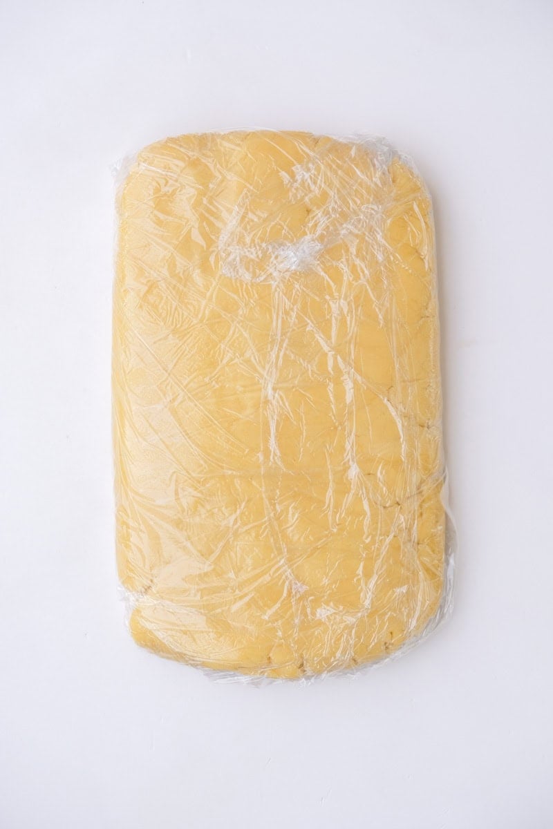 Image shows step 4 of how to make the heart biscuits.