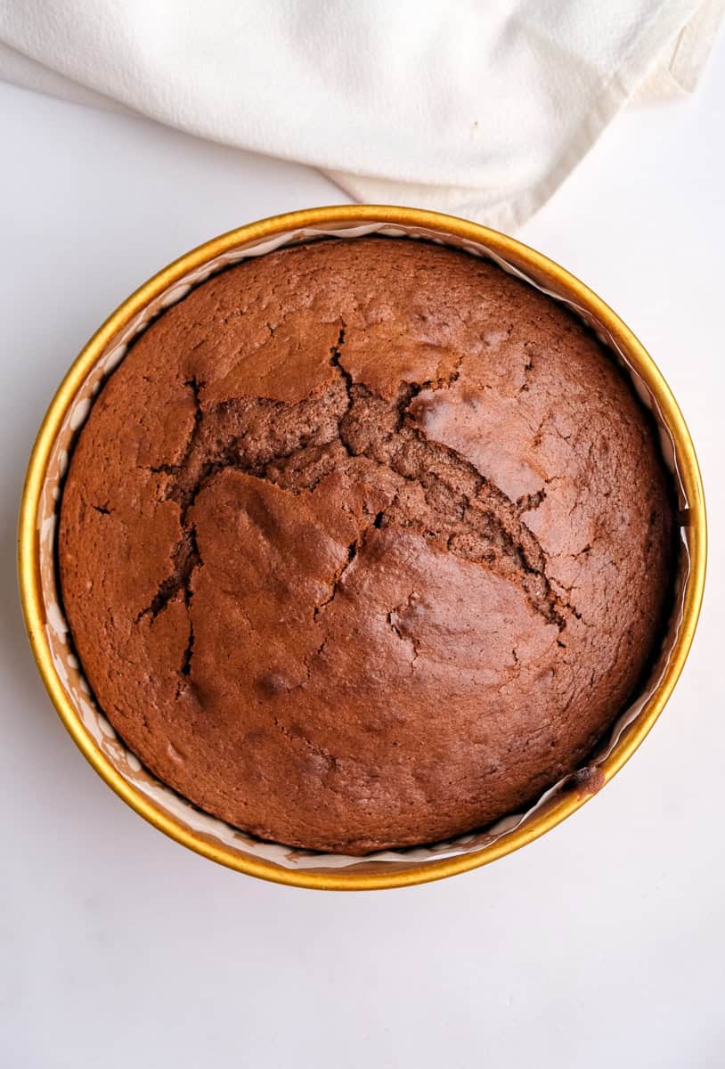 Image showing step 6 of how to make the chocolate cake.