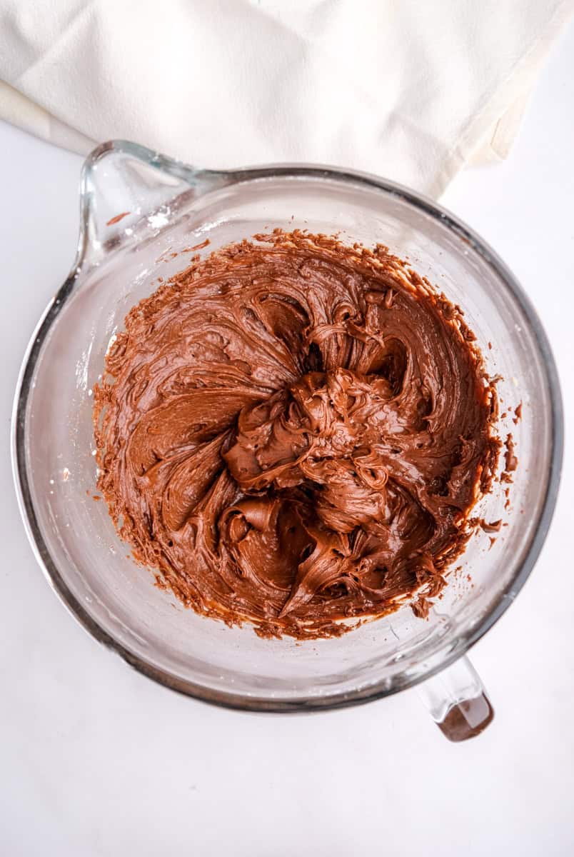 Image showing step 3 of how to make the Bar One frosting.